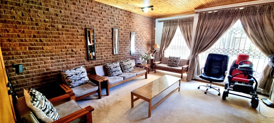 3 Bedroom Property for Sale in Heuwelsig Free State